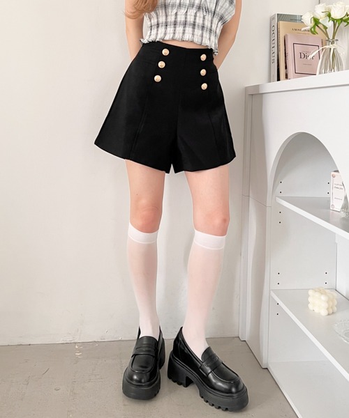 Loueme(ルエム)の「ダブルボタンショートパンツ(その他パンツ・レディース・ブラック/ベージュ/アイボリー・S/M)」の5枚目の写真