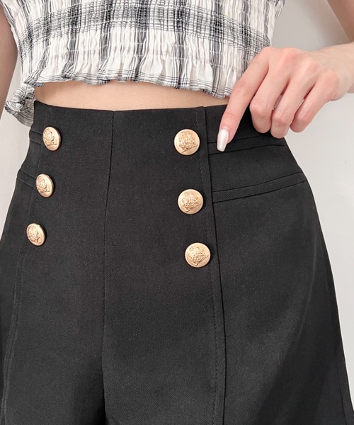 Loueme(ルエム)の「ダブルボタンショートパンツ(その他パンツ・レディース・ブラック/ベージュ/アイボリー・S/M)」の10枚目の写真