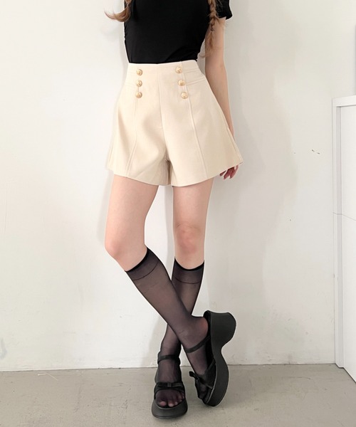 Loueme(ルエム)の「ダブルボタンショートパンツ(その他パンツ・レディース・ブラック/ベージュ/アイボリー・S/M)」の12枚目の写真