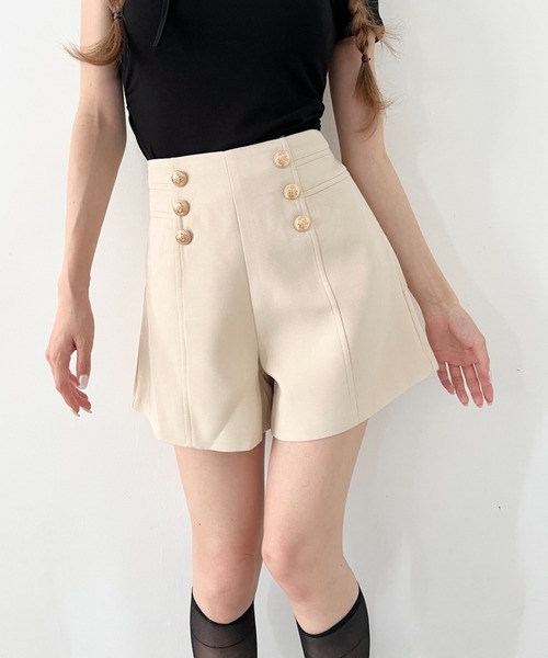 Loueme(ルエム)の「ダブルボタンショートパンツ(その他パンツ・レディース・ブラック/ベージュ/アイボリー・S/M)」の11枚目の写真