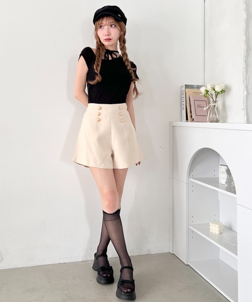 Loueme(ルエム)の「ダブルボタンショートパンツ(その他パンツ・レディース・ブラック/ベージュ/アイボリー・S/M)」の16枚目の写真