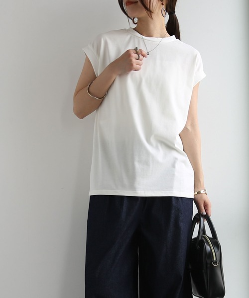 and it_(アンドイット)の「汗じみ軽減加工ノースリーブTシャツ(Tシャツ/カットソー・レディース・ブラック/アイボリー/グレイッシュベージュ・M-L)」の7枚目の写真