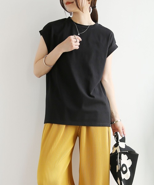 and it_(アンドイット)の「汗じみ軽減加工ノースリーブTシャツ(Tシャツ/カットソー・レディース・ブラック/アイボリー/グレイッシュベージュ・M-L)」の12枚目の写真