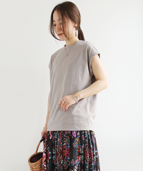 and it_(アンドイット)の「汗じみ軽減加工ノースリーブTシャツ(Tシャツ/カットソー・レディース・ブラック/アイボリー/グレイッシュベージュ・M-L)」の19枚目の写真