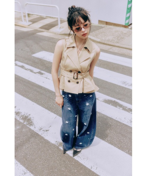 LILY BROWN(リリーブラウン)の「ランダムヘムペプラムジレ(その他アウター・レディース・イエロー/ベージュ/マルチ・F)」の4枚目の写真