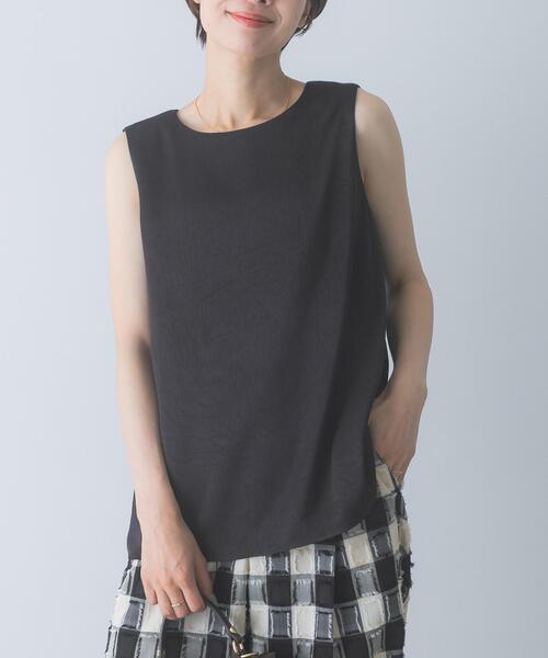 URBAN RESEARCH ROSSO WOMEN(アーバンリサーチ ロッソ)の「2WAYネックサテンブラウス(シャツ/ブラウス・レディース・オフホワイト/ブラック・FREE)」の2枚目の写真