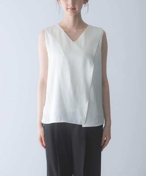 URBAN RESEARCH ROSSO WOMEN(アーバンリサーチ ロッソ)の「2WAYネックサテンブラウス(シャツ/ブラウス・レディース・オフホワイト/ブラック・FREE)」の7枚目の写真
