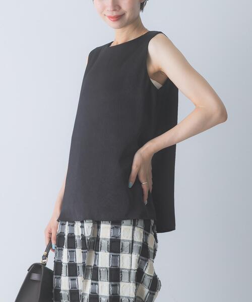 URBAN RESEARCH ROSSO WOMEN(アーバンリサーチ ロッソ)の「2WAYネックサテンブラウス(シャツ/ブラウス・レディース・オフホワイト/ブラック・FREE)」の13枚目の写真