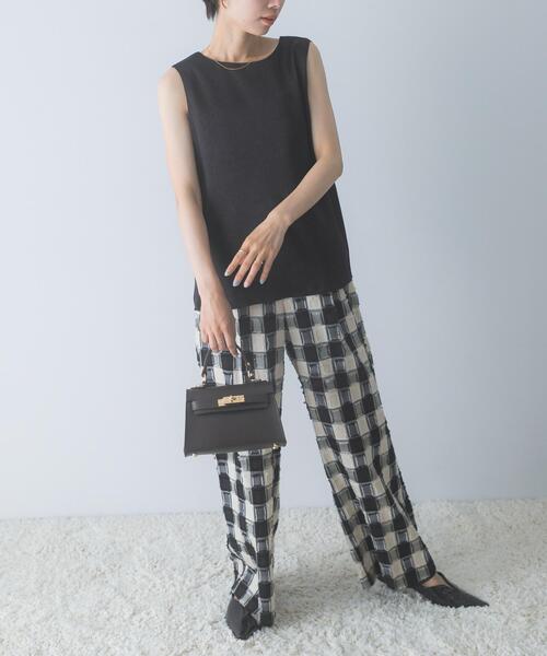 URBAN RESEARCH ROSSO WOMEN(アーバンリサーチ ロッソ)の「2WAYネックサテンブラウス(シャツ/ブラウス・レディース・オフホワイト/ブラック・FREE)」の15枚目の写真