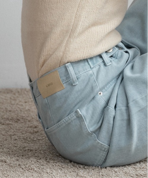 lawgy(ラウジー)の「tuck button accent color pants / タックボタンアクセントカラーパンツ(デニムパンツ・レディース・アイボリー/ピンク/ライトブルー・FREE)」の5枚目の写真