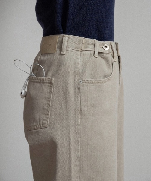 lawgy(ラウジー)の「tuck button accent color pants / タックボタンアクセントカラーパンツ(デニムパンツ・レディース・アイボリー/ピンク/ライトブルー・FREE)」の13枚目の写真