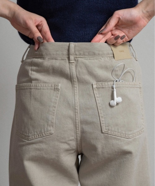 lawgy(ラウジー)の「tuck button accent color pants / タックボタンアクセントカラーパンツ(デニムパンツ・レディース・アイボリー/ピンク/ライトブルー・FREE)」の12枚目の写真