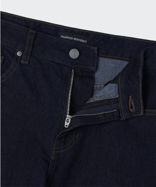 MUSINSA STANDARD WOMAN（ムシンサスタンダードウーマン）の「ウィメンズエッセンシャルカーブデニムパンツ[ディープインディゴ]（デニムパンツ・レディース・その他・30/24/25/26/27/28/29）」の6枚目の写真