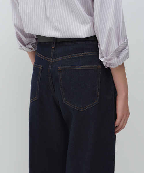 MUSINSA STANDARD WOMAN（ムシンサスタンダードウーマン）の「ウィメンズエッセンシャルカーブデニムパンツ[ディープインディゴ]（デニムパンツ・レディース・その他・30/24/25/26/27/28/29）」の8枚目の写真