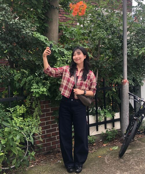 MUSINSA STANDARD WOMAN（ムシンサスタンダードウーマン）の「ウィメンズエッセンシャルカーブデニムパンツ[ディープインディゴ]（デニムパンツ・レディース・その他・30/24/25/26/27/28/29）」の19枚目の写真