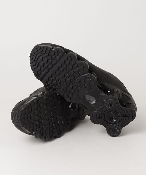 BEAMS(ビームス)の「NK ShoxTL SE BB(スニーカー・メンズ・ブラック・26.0cm/26.5cm/27.0cm/27.5cm/28.0cm/28.5cm/29.0cm)」の3枚目の写真
