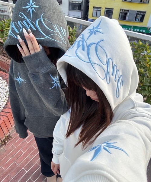 Ressaca(レサーカ)の「オーバーサイズ刺繍スウェットパーカー(パーカー・メンズ・ブラック/ホワイト/パープル/チャコール・L/M)」の17枚目の写真