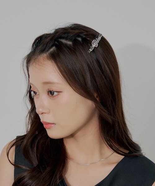 Chico(チコ)の「ビジューロゴヘアピン2点セット(その他ヘアアクセサリー・レディース・シルバー/ゴールド・FREE)」の5枚目の写真