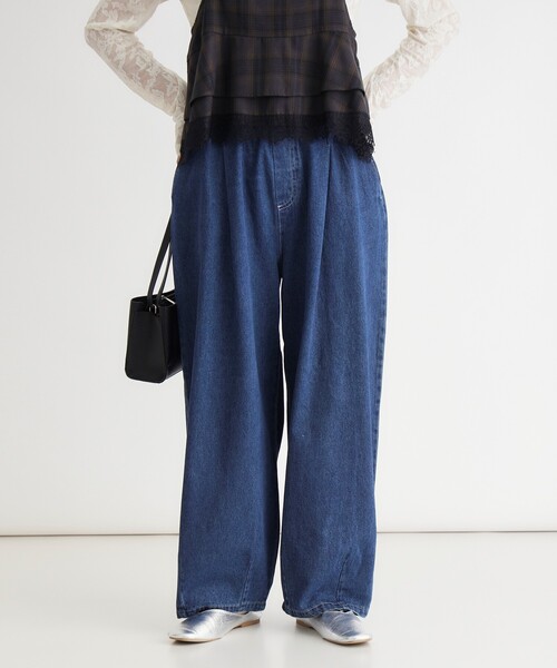 HONEYSUCKLE ROSE(ハニーサックルローズ)の「デニムタックコクーンパンツ(その他パンツ・レディース・ネイビー/ブルー系その他/ブロンズ・04/05)」の2枚目の写真