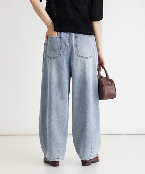 HONEYSUCKLE ROSE(ハニーサックルローズ)の「デニムタックコクーンパンツ(その他パンツ・レディース・ネイビー/ブルー系その他/ブロンズ・04/05)」の4枚目の写真