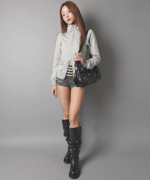SPINNS（スピンズ）の「合皮ショルダーバッグ/ハトメ/カラー（ショルダーバッグ・レディース・ブラック/グリーン・ONESIZE）」の7枚目の写真