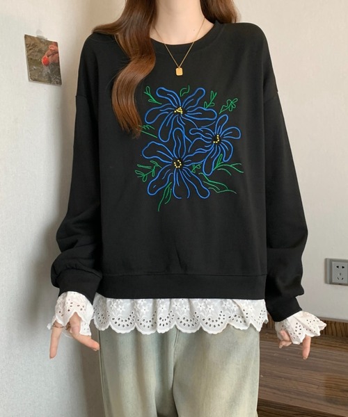 witch(ウイッチ)の「フラワー刺繍&レースレイヤード風スウェットシャツ(トレーナー)(スウェット・レディース・グレー/ブラック・FREE)」の1枚目の写真