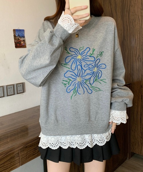 witch(ウイッチ)の「フラワー刺繍&レースレイヤード風スウェットシャツ(トレーナー)(スウェット・レディース・グレー/ブラック・FREE)」の5枚目の写真