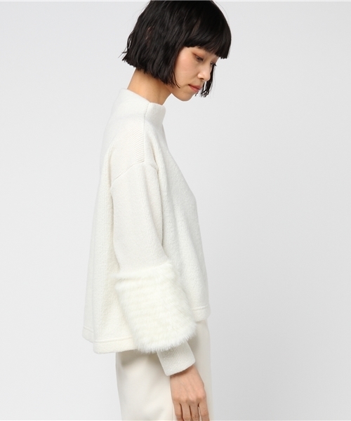TEVALT（ヴァレット）の「<Titilate valet> ファー切り替えスリーブ　ボトルネック　プルオーバー（Tシャツ/カットソー・レディース・ホワイト/グレー/ネイビー・38）」の5枚目の写真