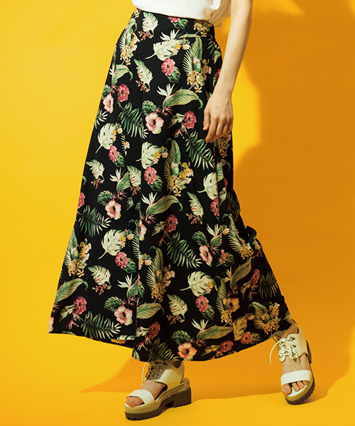 LAYMEE（レイミー）の「Sky flower pants（その他パンツ・レディース・ブラック/ホワイト/ブルー・FREE）」の3枚目の写真