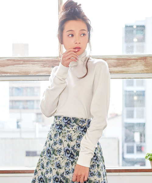 KOBE LETTUCE（コウベレタス）の「【HeatKnit】吸湿発熱Vネックニット＆タートルニットトップス（ニット/セーター・レディース・ブラック系その他2/ブラウン系その他/ピンク系その他/ブラック系その他/イエロー系その他/ピンク系その他2/グリーン系その他/レッド系その他/ホワイト系その他2/ブルー系その他/ホワイト系その他/イエロー系その他2/ブルー系その他2/レッド系その他2/ベージュ系その他2/グリーン系その他2/ベージュ系その他/ブラウン系その他2/ブルー/ブラウン系その他3/ピンク系その他3/ピンク/モカ/ブルー系その他3・FREE）」の3枚目の写真