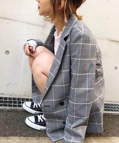 PAGEBOY(ページボーイ)の「チェック/無地テーラードジャケット(テーラードジャケット・レディース・ブラック/グレー系その他/ブルー系その他/ライトピンク・SMALL/MEDIUM)」の3枚目の写真