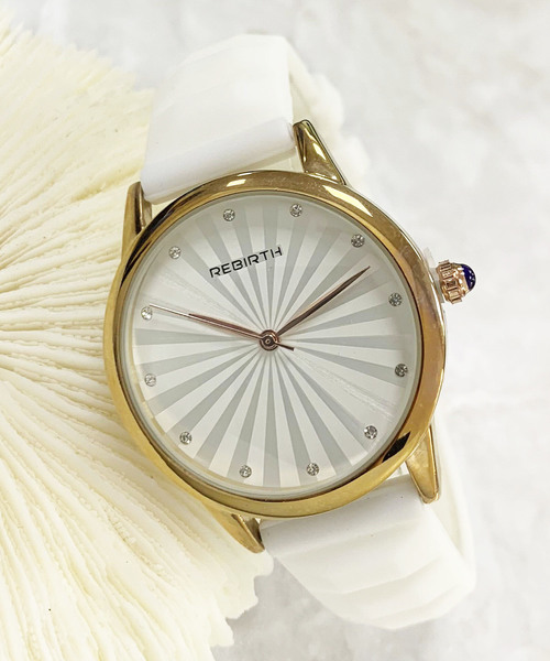 おしゃれスタ（オシャレスタ）の「【XROSS RAY】PUレザーベルト　ウオッチ（アナログ腕時計・レディース・ホワイト/ブラック/ブラウン/レッド/ピンク/ホワイト系その他/ブラック系その他/ブラウン系その他/レッド系その他/A/B/C/D/E/F/G/H/I/J/K/L/M/N/O/P/Q/R/S/T/ブラック系その他2/ブラック系その他3/ホワイト系その他2/ブラック系その他5/ブラウン系その他2/レッド系その他2/ピンク系その他/ブラック系その他4/ホワイト系その他3/ブラック系その他6/キャメル/ブラック系その他7/U/ブラウン系その他3/ブラウン系その他4/V/グリーン/レッド系その他3/パープル/グレー/W/レッド系その他4/ネイビー/ミント/サックスブルー/ブラウン系その他5/ホワイト系その他4/X/ピンク系その他2/グレー系その他/Y/レッド系その他5/Z/その他6/その他7/その他8/その他1/その他2/その他3/その他4/その他5・FREE）」の2枚目の写真