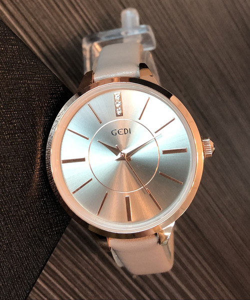 おしゃれスタ（オシャレスタ）の「【XROSS RAY】PUレザーベルト　ウオッチ（アナログ腕時計・レディース・ホワイト/ブラック/ブラウン/レッド/ピンク/ホワイト系その他/ブラック系その他/ブラウン系その他/レッド系その他/A/B/C/D/E/F/G/H/I/J/K/L/M/N/O/P/Q/R/S/T/ブラック系その他2/ブラック系その他3/ホワイト系その他2/ブラック系その他5/ブラウン系その他2/レッド系その他2/ピンク系その他/ブラック系その他4/ホワイト系その他3/ブラック系その他6/キャメル/ブラック系その他7/U/ブラウン系その他3/ブラウン系その他4/V/グリーン/レッド系その他3/パープル/グレー/W/レッド系その他4/ネイビー/ミント/サックスブルー/ブラウン系その他5/ホワイト系その他4/X/ピンク系その他2/グレー系その他/Y/レッド系その他5/Z/その他6/その他7/その他8/その他1/その他2/その他3/その他4/その他5・FREE）」の15枚目の写真