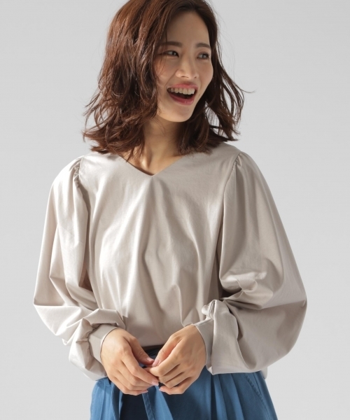 BAYFLOW(ベイフロー)の「ボリューム袖プルオーバー 18AW(シャツ/ブラウス・レディース・ネイビー/グレー/グリーン・SMALL/MEDIUM)」の2枚目の写真
