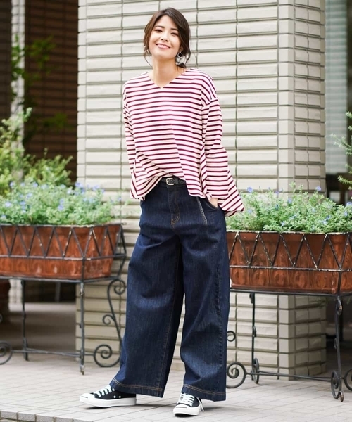 a.v.v（アーヴェヴェ）の「バックフレアカットソー[WEB限定サイズ]（Tシャツ/カットソー・レディース・ネイビー/ボルドー・40/38/42/36/34）」の3枚目の写真