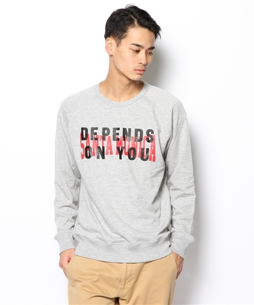 WEGO（ウィゴー）の「WEGO/ライトウェイト裏毛ロゴクルーネックスウェット（スウェット・メンズ・ホワイト/ブラック/杢グレー/ネイビー/マスタード/レッド・MEDIUM/LARGE）」の4枚目の写真