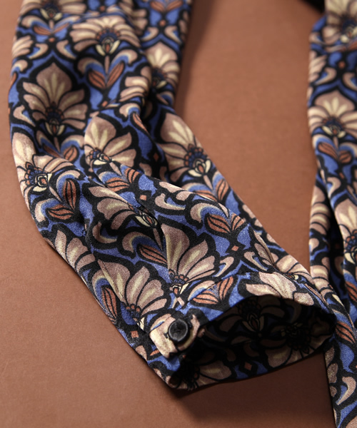 Soareak（ソアリーク）の「タペストリーガラワンピース（ワンピース・レディース・マスタード/ワイン・SMALL/MEDIUM）」の4枚目の写真