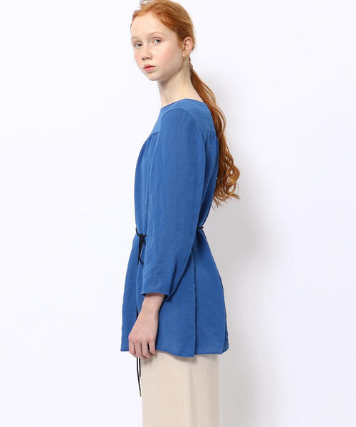 BALLSEY(ボールジィ)の「ポリエステルサテンジョーゼット ヨークギャザーチュニックブラウス(シャツ/ブラウス・レディース・ブルー/イエロー/ブラック・36/40)」の5枚目の写真