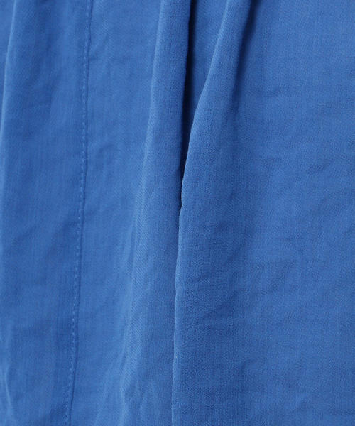 BALLSEY(ボールジィ)の「ポリエステルサテンジョーゼット ヨークギャザーチュニックブラウス(シャツ/ブラウス・レディース・ブルー/イエロー/ブラック・36/40)」の7枚目の写真