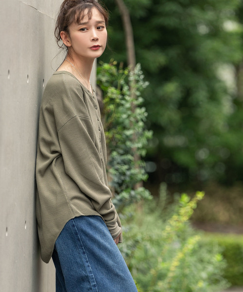 made in standard （メイドインスタンダード）の「made in standard/メイドインスタンダード  ワッフルドロップショルダーヘンリーネックプルオーバー（Tシャツ/カットソー・レディース・ブラック/ブラウン/カーキ/ナチュラル・FREE）」の21枚目の写真