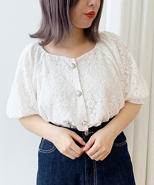 apres jour(アプレジュール)の「レースパールボタンブラウス【ZOZOTOWN限定アイテム】(シャツ/ブラウス・レディース・ベージュ/オフホワイト/ライトグリーン/モカ・フリー)」の2枚目の写真