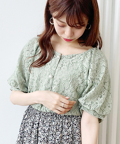 apres jour(アプレジュール)の「レースパールボタンブラウス【ZOZOTOWN限定アイテム】(シャツ/ブラウス・レディース・ベージュ/オフホワイト/ライトグリーン/モカ・フリー)」の4枚目の写真