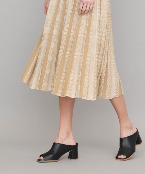 STUDIOUS（ステュディオス）の「【STUDIOUS】スクエア オープントゥブーティー（サンダル・レディース・ブラック/ベージュ・1/2）」の7枚目の写真