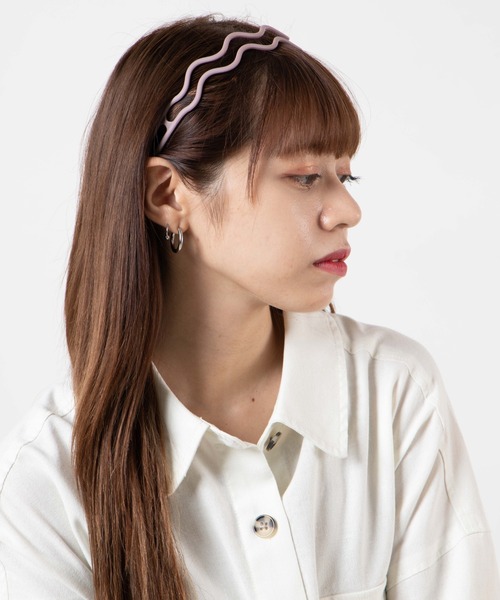 WEGO（ウィゴー）の「WEGO/マットうねりカチューシャ（カチューシャ・レディース・ブラウン/ピンク/ホワイト/オフホワイト/ダークグレー・FREE）」の7枚目の写真