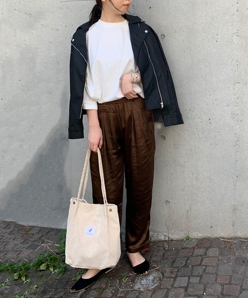 STYLEBLOCK（スタイルブロック）の「シルケット風天竺タックビッグシルエットTシャツ（Tシャツ/カットソー・レディース・チャコールグレー/ブラック/オフホワイト/モカ・M）」の10枚目の写真