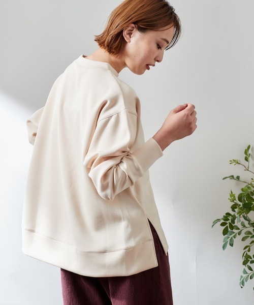 cepo(セポ)の「ポンチスリットクルーネックスウェット(スウェット・レディース・ブラック/オフホワイト/サックスブルー/モカ・M)」の2枚目の写真