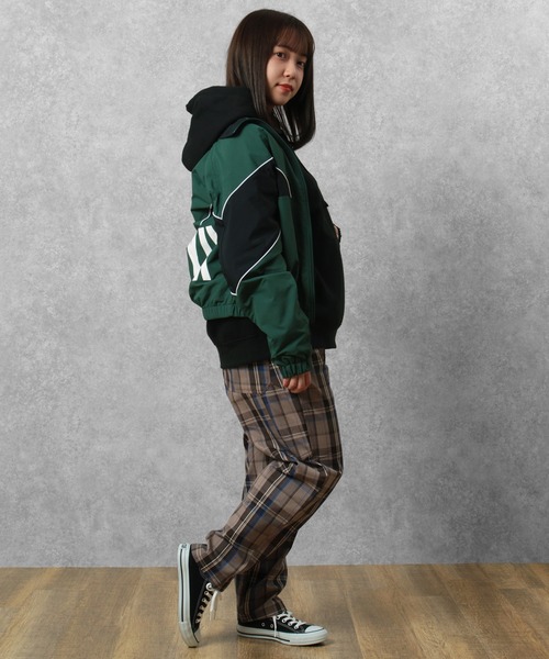 Champion(チャンピオン)の「【Champion/チャンピオン】 トラックジャケット ロゴ刺繍 切替 フルジップ ブルゾン ジャケット(ナイロンジャケット・メンズ・ブラック/レッド/グリーン・S/M/L)」の16枚目の写真