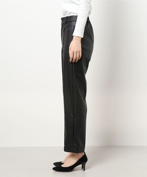 VENCEEXCHANGE(ヴァンスエクスチェンジ)の「フェイクレザータックパンツ(その他パンツ・レディース・ブラック/ベージュ・M/L)」の3枚目の写真