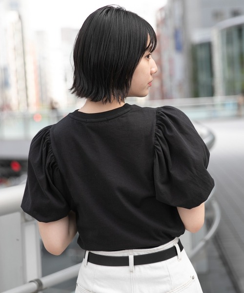 PAGEBOY（ページボーイ）の「ボリュームスリーブTシャツSS（Tシャツ/カットソー・レディース・ブラック/パープル/オフホワイト/グレイッシュベージュ/ブラウン系その他/ベージュ系その他・FREE）」の2枚目の写真