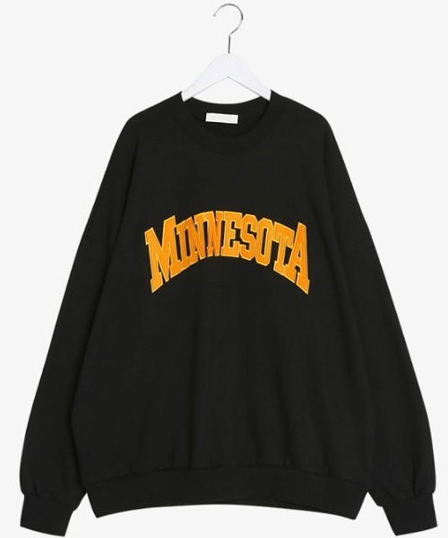 SONA（ソナ）の「SONYUNARA MINNESOTA配色刺繍ポイントトレーナー（スウェット・レディース・ブラック/ライトグレー/グリーン/ブルー/パープル/ピンク・FREE）」の2枚目の写真